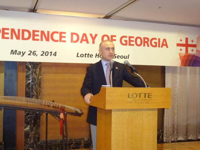 Georgian Ambassador to South Korea Nikoloz Apkhazava delivers a speech during a reception celebrating the Independence Day of Georgia in Seoul on Monday. (Philip Iglauer/The Korea Herald)