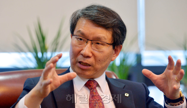 김근수 여신금융협회장<br />김명섭 기자 msiron@heraldcorp.com
김근수 여신금융협회장
김명섭 기자 msiron@heraldcorp.com