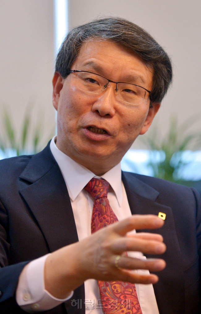 김근수 여신금융협회장<br />김명섭 기자 msiron@heraldcorp.com
김근수 여신금융협회장
김명섭 기자 msiron@heraldcorp.com