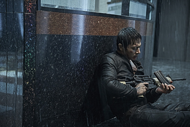 Jang Dong-gun stars in the movie “No Tears for the Dead.”   Two Rabbit