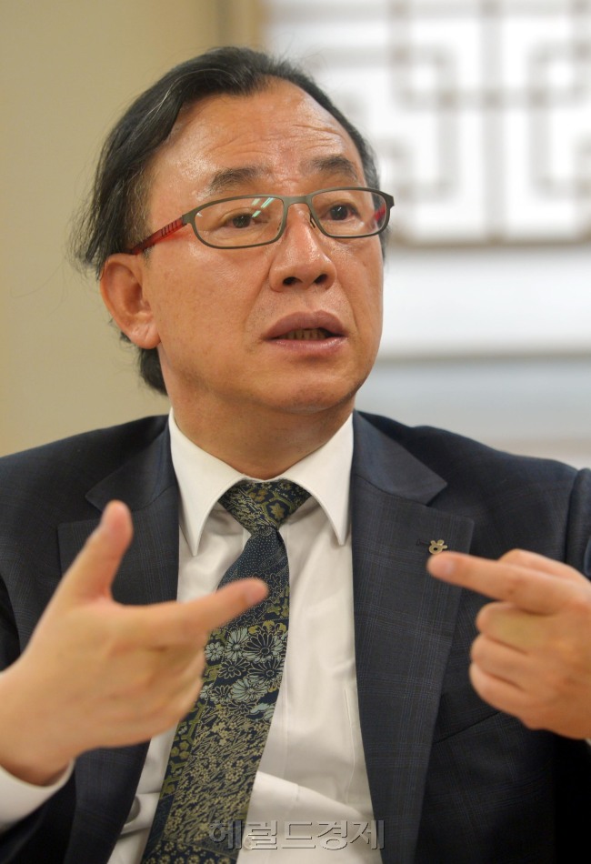 변추석 한국관광공사 사장<br />김명섭 기자 msiron@heraldcorp.com
변추석 한국관광공사 사장
김명섭 기자 msiron@heraldcorp.com
변추석 한국관광공사 사장
김명섭 기자 msiron@heraldcorp.com