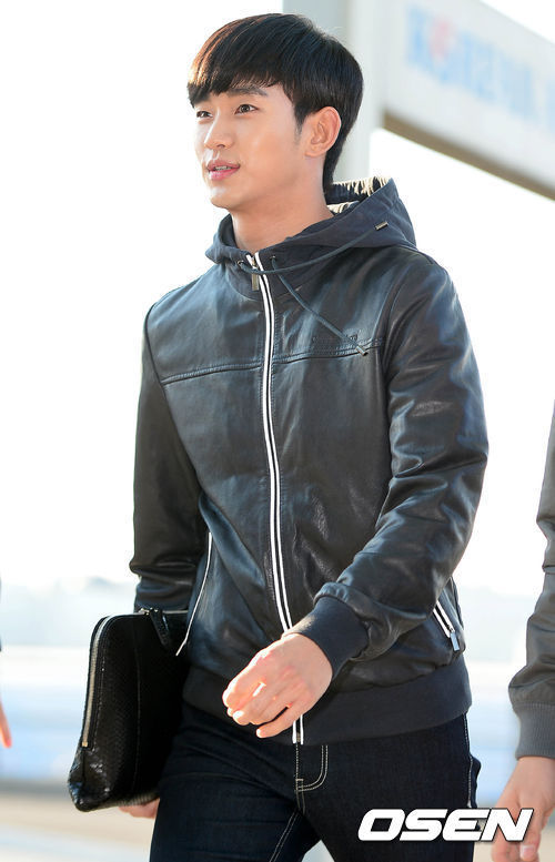 김수현(탤런트/영화배우)
The fashion style of Korean heartthrob Kim Soo-hyun rarely stands out. The colors are basic and the designs are simple. But he never fails to give off a chic vibe that can hardly be copied by others.