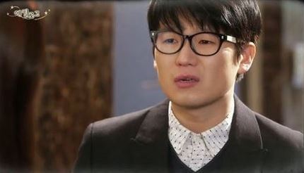 김강현(연극배우/영화배우)
인기 드라마 ‘별에서 온 그대’에서 천송이(전지현 분) 매니저로 눈도장을 찍은 배우 김강현이 드라마의 인기에 힘입어 중국 영화에 캐스팅됐다.