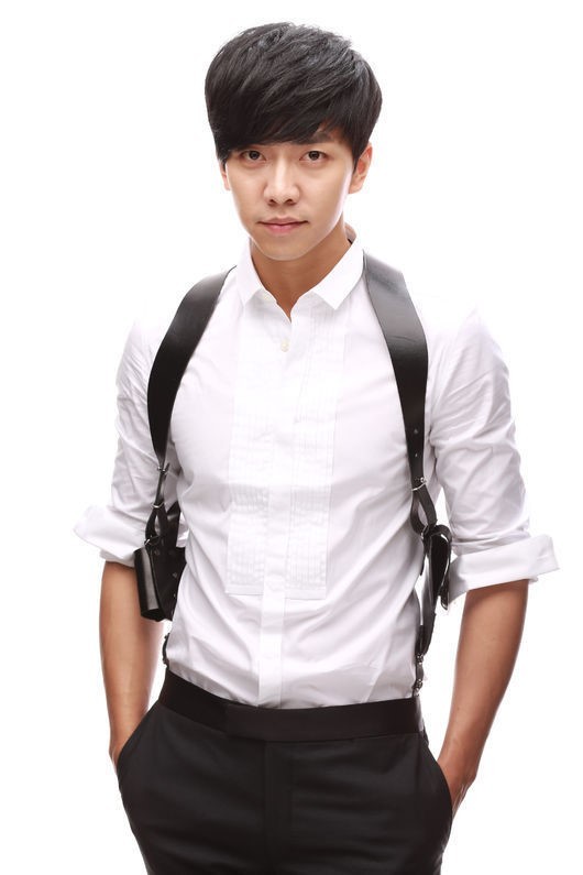 이승기(가수/탤런트/후크엔터테인먼트)
배우 이승기가 SBS ‘너희들은 포위됐다’(이하 ‘너포위’) 촬영중 사고로 부상을 당했다.