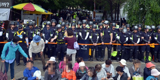 기독교복음침례회(구원파) 본산인 경기도 안성 금수원에 11일 공권력이 투입됐다. 경찰은 금수원서 구원파 시도 임모와 김모씨 등 2명을 검거했다.