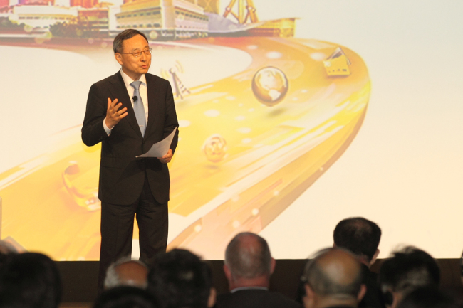 KT CEO Hwang Chang-gyu delivers a keynote speech providing his vision for the Internet of Things at the Mobile Asia Expo in Shanghai, China, Wednesday.   KT