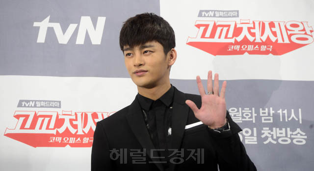 서인국(가수/탤런트)
11일 오후 서울 강남구 논현동 임페리얼 팰리스 호텔 셀레나홀에서 tvN 새월화드라마 ‘고교처세왕’ 제작발표회가 진행된 가운데 배우 서인국이 포토타임을 가지고 있다.