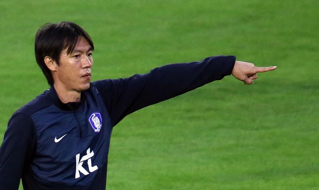 Korean head coach Hong Myung-bo.   Yonhap