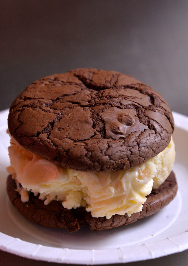 FRZ’s ice cream sandwich swaddles one’s frozen custard of choice between two chocolate chunk brownie cookies. (Lee Sang-sub/The Korea Herald)
