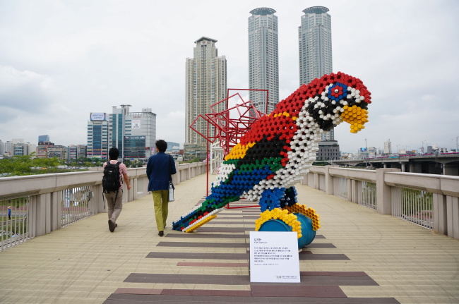 “Parrot Cage” by Kim Gae-hyun.   Lee Woo-young/THe Korea Herald