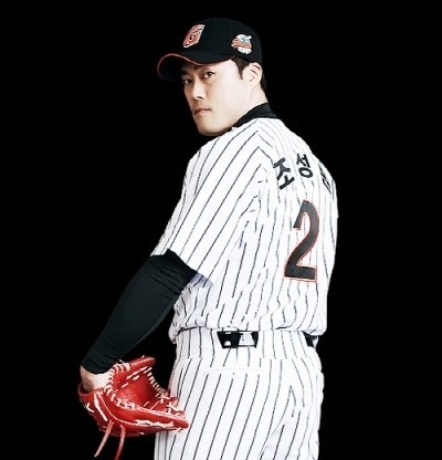 조성환(야구선수/롯데자이언츠내야수)
롯데의 ‘캡틴’ 조성환이 은퇴를 공식 발표했다.
[사진출처=롯데 자이언츠]