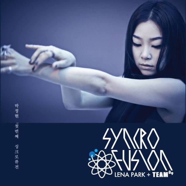 박정현(LenaPark/가수)
가수 박정현이 새 미니앨범 ‘싱크로퓨전(Syncrofusion)’을 17일 발매하며 2년 만에 컴백했다.