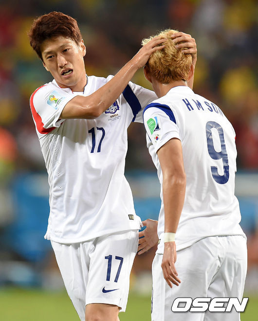이청용이 다음 상대인 알제리와 벨기에전에 자신감을 드러냈다.
이청용은 18일(한국시각) 브라질 쿠이아바의 아레나 판타날에서 펼쳐진 러시아와의 2014년 브라질월드컵 본선 조별리그 H조 1차전에 선발로 나서 전후반 90분을 모두 소화했다. 공격포인트는 없었지만, 분주한 활약으로 홍명보호가 귀중한 승점 1을 얻는데 일조했다.