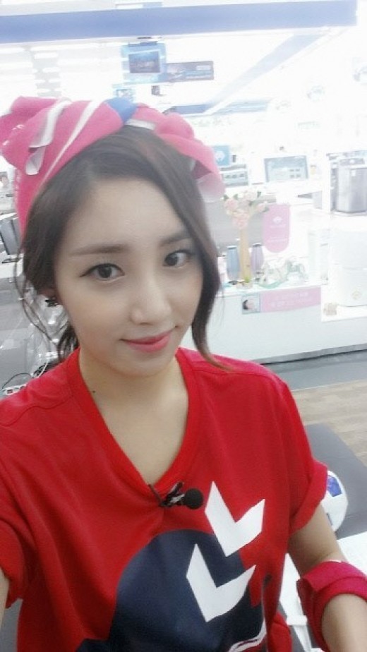 최희(MC/아나운서/초록뱀주나E&M)
야구여신 최희가 오늘만큼은 축구여신으로 변신했다.