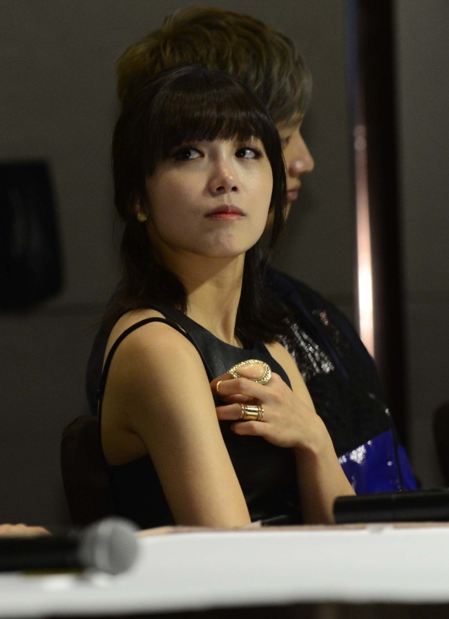 정은지(가수/탤런트/에이핑크/에이큐브엔터테인먼트)
18일 오후 서울 장충동 그랜드 앰배서더서울 호텔에서 열린 KBS 2TV ‘트로트의 연인’ 제작발표회에 참석한 배우 정은지가 밝은 미소를 짓고 있다.
