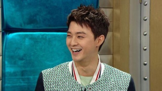 배우 김지훈이 조여정과의 열애설을 언급했다.
18일 방송된 MBC 예능프로그램 ‘황금어장-라디오스타’(이하 ‘라디오스타’)에는 김지훈, 개그맨 심현섭, 가수 이정과 박현빈 등이 출연했다.
이날 방송에서 김지훈은 지난달 ‘라디오스타’에 출연했던 배우 조여정의 발언을 언급했다.