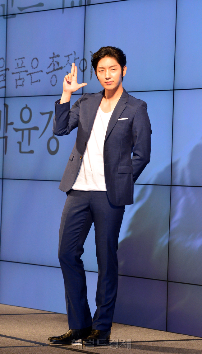이준기(영화배우/탤런트/나무엑터스)
KBS 2TV 새 수목 특별기획 드라마 ‘조선 총잡이’(극본 이정우·연출 김정민) 제작발표회가 19일 오후 서울 종로 JW메리어트 동대문 스퀘어에서 열렸다.