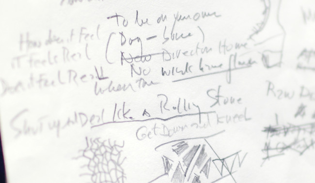 The handwritten lyrics for Bob Dylan’s “Like a Rolling Stone” is on display at a press preview for the show “A Rock & Roll History: Presley to Punk” at Sotheby’s in New York on Friday.   UPI-Yonhap