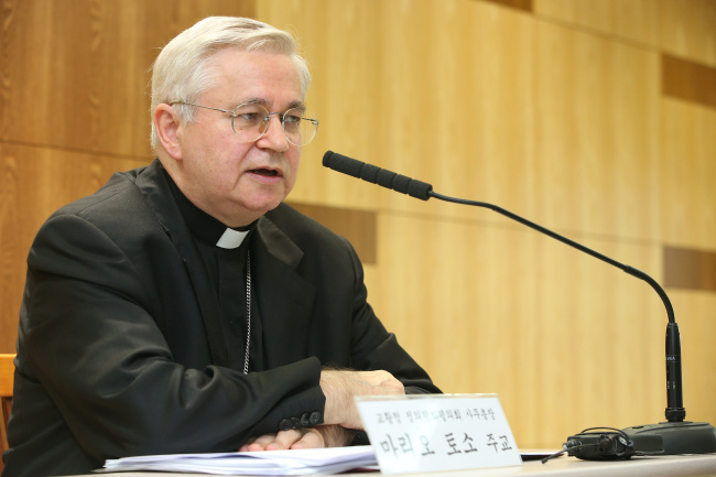 Bishop Mario Toso, secretary of the Pontifical Council for Justice and Peace, speaks during a press conference in Seoul on Monday.   Yonhap