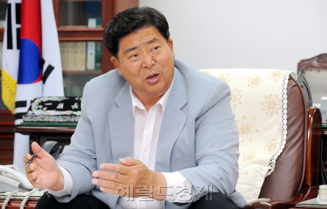 조길형 영등포구청장 인터뷰./ 안훈기자 rosedale@ 2010.06.29
조길형 영등포구청장 인터뷰./ 안훈기자 rosedale@ 2010.06.29
조길형 영등포구청장 인터뷰./ 안훈기자 rosedale@ 2010.06.29