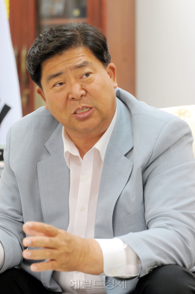 조길형 영등포구청장 인터뷰./ 안훈기자 rosedale@ 2010.06.29
조길형 영등포구청장 인터뷰./ 안훈기자 rosedale@ 2010.06.29
조길형 영등포구청장 인터뷰./ 안훈기자 rosedale@ 2010.06.29