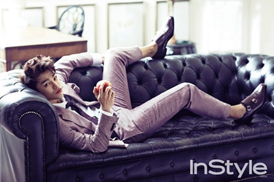 서인국(가수/탤런트/젤리피쉬엔터테인먼트)
Singer and actor Seo In-guk posed for fashion magazine InStyle. Seo wore dandy suits and looked playfully at the camera. When asked whether he likes acting or singing more, he replied that he likes both equally, saying that it’s like he’s “ambidextrous” in doing both activities.