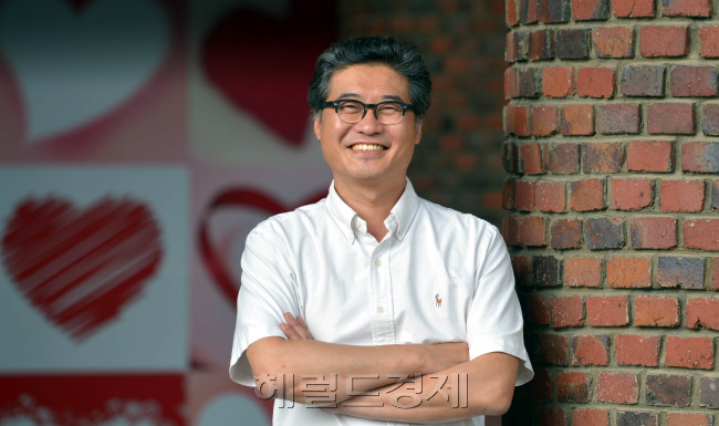 전봉관  KAIST인문사회과학교수<br />김명섭 기자 msiron@heraldcorp.com
전봉관  KAIST인문사회과학교수
김명섭 기자 msiron@heraldcorp.com