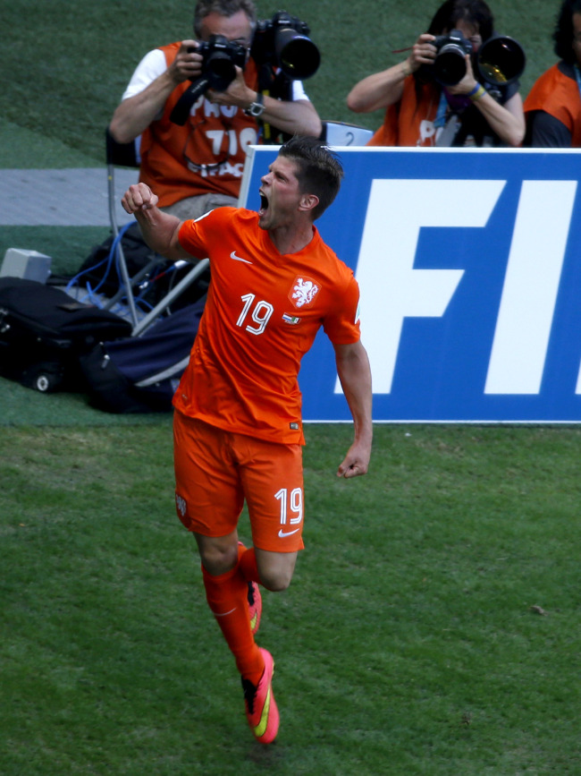 The Netherlands’ Klaas-Jan Huntelaar celebrates his goal against Mexico on Sunday.   Xinhua-Yonhap
