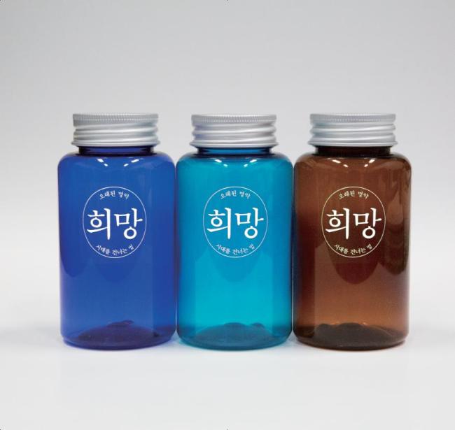 “Hope Pills” by Yoon Dong-chun.   Shinsegae Gallery