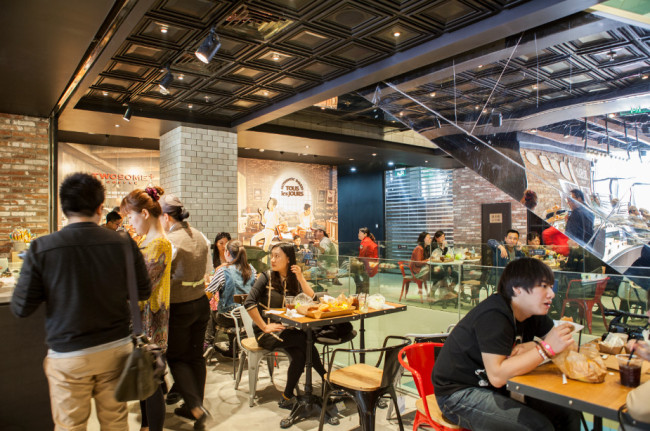 CJ opened “CJ Food World,” near the historic site of Tiananmen square in Beijing on June 27.