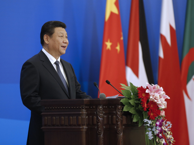 <YONHAP PHOTO-1621> (140605) -- BEIJING, June 5, 2014 (Xinhua) -- Chinese President Xi Jinping delivers a keynote speech on the relations and cooperation between China and Arab states at the opening ceremony of the Sixth Ministerial Conference of the China-Arab States Cooperation Forum (CASCF) in Beijing, capital of China, June 5, 2014. (Xinhua/Ju Peng) (lfj)/2014-06-05 15:35:56/ <저작권자 ⓒ 1980-2014 ㈜연합뉴스. 무단 전재 재배포 금지.>
Chinese President Xi Jinping.   Xinhua-Yonhap