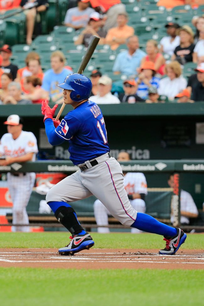 Texas Rangers outfielder Choo Shin-soo singles in the first inning on Wednesday. The Korean went 1 for 2 with three walks and two runs scored.   AFP-Yonhap