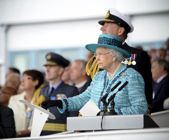 Queen Elizabeth participates in a ship naming ceremony conducted at Rosyth Dockyard in Rosyth, Scotland, Friday.   AFP-Yonhap