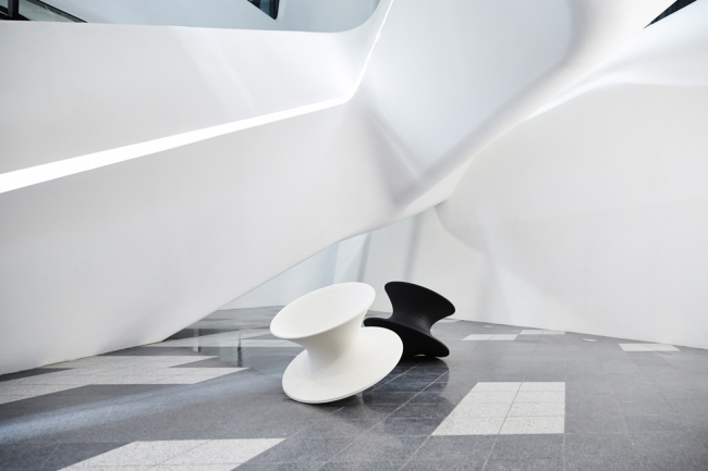“Spun Chair” by Thomas Heatherwick.   DDP