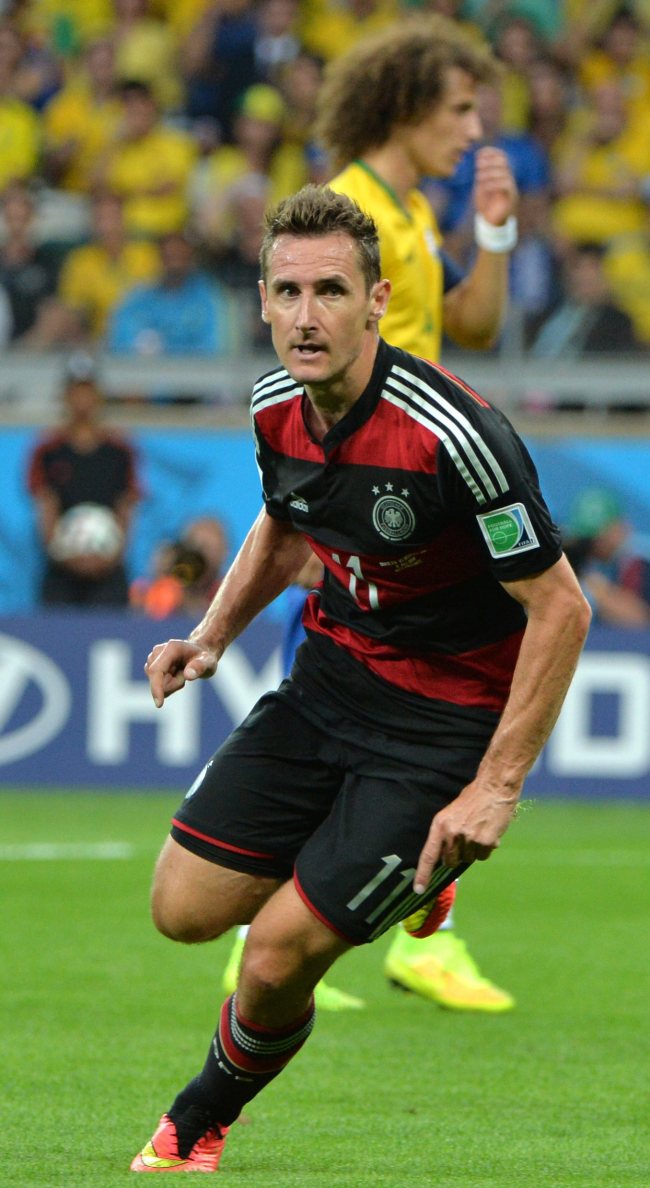 Miroslav Klose of Germany celebrates after scoring the second goal in the FIFA World Cup 2014 semifinal match between Brazil and Germany at the Estadio Mineirao in Belo Horizonte, Brazil, Tuesday.   EPA-Yonhap