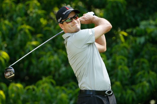 Zach Johnson tees off on the second hole during the first round of the John Deere Classic at TPC Deere Run in Silvis, Illinois, Thursday.   AFP-Yonhap
Zach Johnson tees off on the second hole during the first round of the John Deere Classic at TPC Deere Run in Silvis, Illinois, Thursday.   AFP-Yonhap