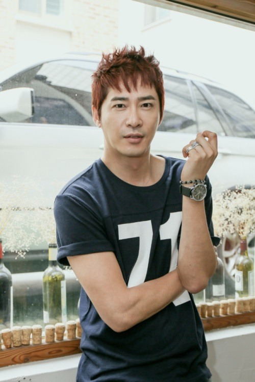 Actor Kang Ji-hwan