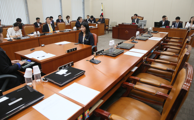 A parliamentary hearing committee failed to open to deal with the approval of the nomination of Chong Jong-sup as public security minister due to opposition lawmakers’ absence on Friday.  (Yonhap)