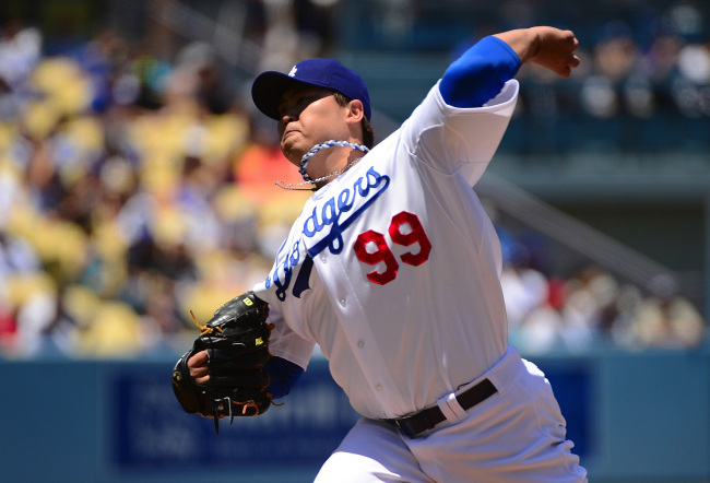 Los Angeles Dodgers starting pitcher Hyun-Jin Ryu (99) strikes out 4 in 2 innings MLB, LA Dodgers vs San Diego Padresin Los Angeles in USA on Sunday. (Yonhap)