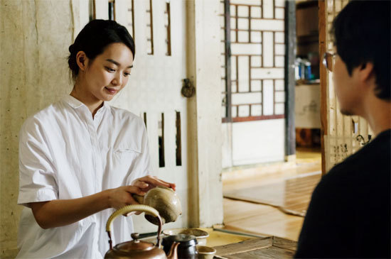 Park Hae-il and Shin Min-ah coincidently encounter each other in Gyeongju, North Gyeongsang Province, in Zhang Lu’s new movie. (Invent D)