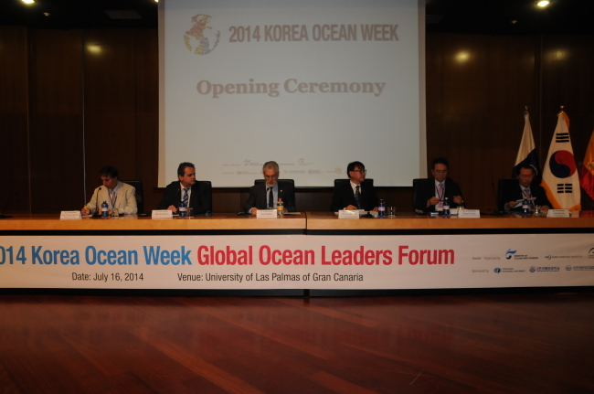 Oceans Ministry Director General Choi Wan-hyun (third from right), Korea Maritime Institute President Kim Sung-gwi (second from right), University of Las Palmas of Gran Canaria rector Jose Garcia (third from left) and others speak at the opening ceremony of Korea Ocean Week at the university on Wednesday, local time.   Bae Ji-sook/The Korea Herald