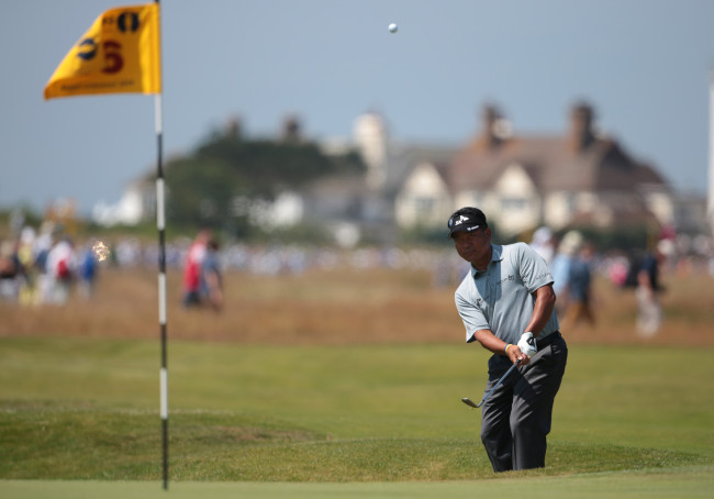 Korea’s Choi Kyung-ju chips onto the 16th green at the British Open on Thursday.   UPI-Yonhap