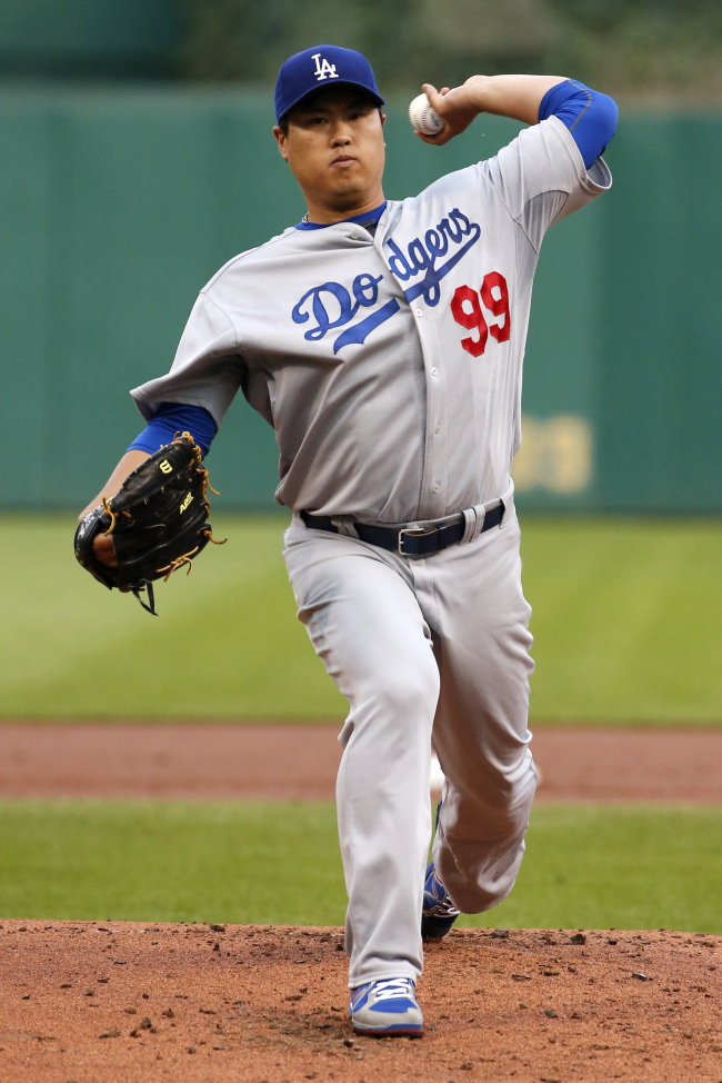 Los Angeles Dodgers starting pitcher Ryu Hyun-jin delivers in the first inning on Monday.   AP-Yonhap