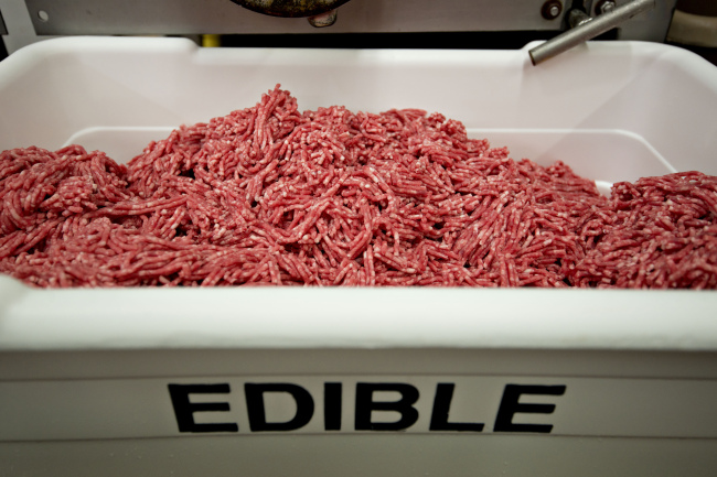 Ground beef sits in a bin at the Wyanet Locker in Wyanet, Illinois, U.S., on Wednesday, July 2, 2014. Rising prices for beef, ice cream and lettuce, mean Americans will spend the most ever for Fourth of July barbecues this year. Photographer: Daniel Acker/Bloomberg
Ground beef in a bin at the Wyanet Locker in Wyanet, Illinois   Bloomberg
