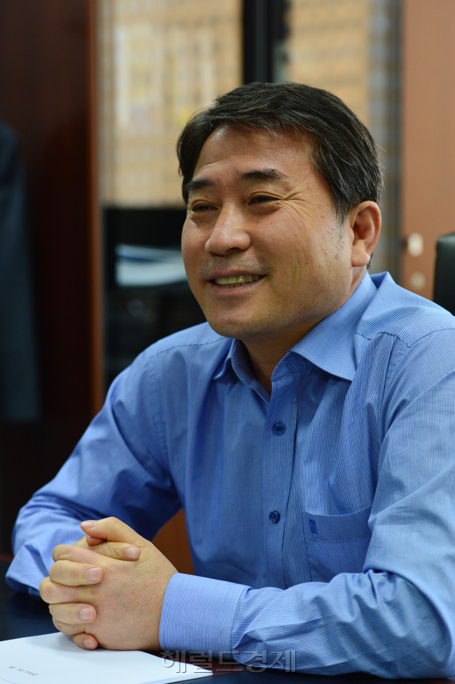 남민우 청년위원회 위원장 인터뷰<br /><br />윤병찬기자/yoon4698@heraldcorp.com
남민우 청년위원회 위원장 인터뷰
윤병찬기자/yoon4698@heraldcorp.com
남민우 청년위원회 위원장 인터뷰
윤병찬기자/yoon4698@heraldcorp.com
남민우 청년위원회 위원장 인터뷰
윤병찬기자/yoon4698@heraldcorp.com