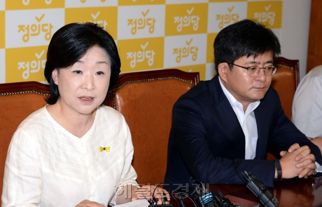 심상정 정의당 원내대표가 24일 오전 국회에서  기자간담회를 갖고 7.30재보궐선거 야권연대에 관한 입장을 밝히고 있다.이길동기자.gdlee@heraldcorp,com
심상정 정의당 원내대표가 24일 오전 국회에서  기자간담회를 갖고 7.30재보궐선거 야권연대에 관한 입장을 밝히고 있다.이길동기자.gdlee@heraldcorp,com
심상정 정의당 원내대표가 24일 오전 국회에서  기자간담회를 갖고 7.30재보궐선거 야권연대에 관한 입장을 밝히고 있다.이길동기자.gdlee@heraldcorp,com