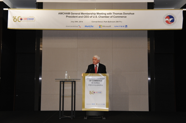 Thomas Donohue, president and CEO of the U.S. Chamber of Commerce, speaks during a general membership meeting of the American Chamber of Commerce in Korea held in Seoul on Thursday.   AMCHAM