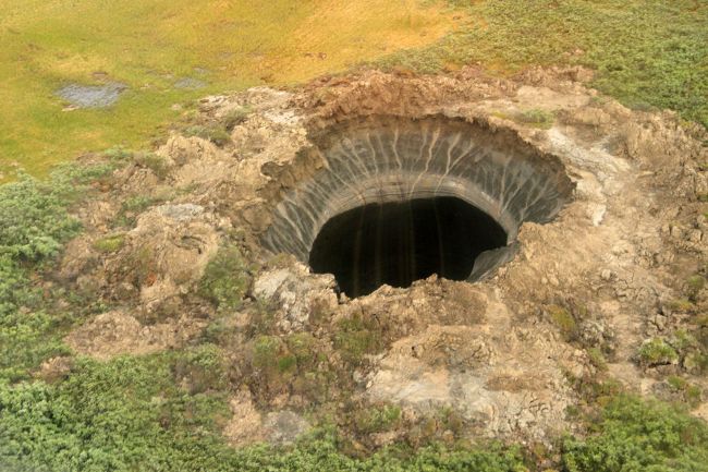 The mysterious crater located about 2,000 kilometers northeast of Moscow   AFP-Yonhap