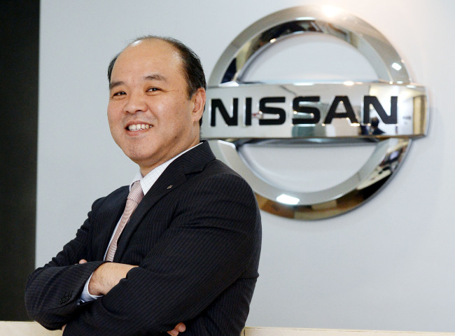 닛산. 안훈 기자
Nissan Korea president Takehiko Kikuchi poses at the carmaker’s headquarters in Yeoksam-dong, southern Seoul, Friday.   Ahn Hoon/The Korea Herald
