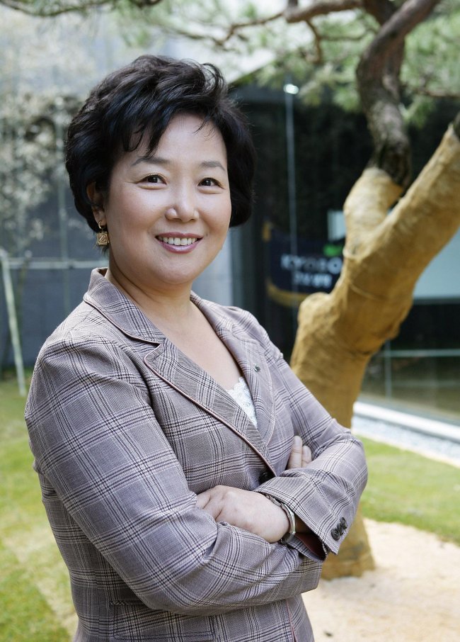 Kyobo Life Insurance customer services chief Hwang Mi-young.   Kyobo Life Insurance